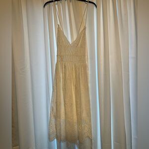 Le Beautiful White Lace Dress